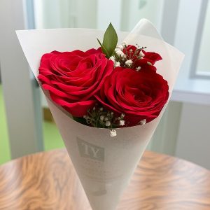 3 Red Rose Bouquet