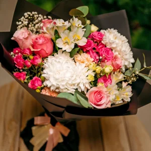 magical mixed roses bouquet