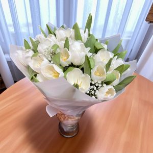 Elegant White Lilies Bouquet