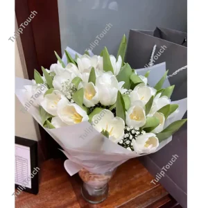 white tulip bouquet